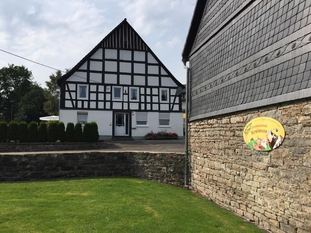 Ferienbauernhof Familie Stratmann Apartment Eslohe Exterior foto
