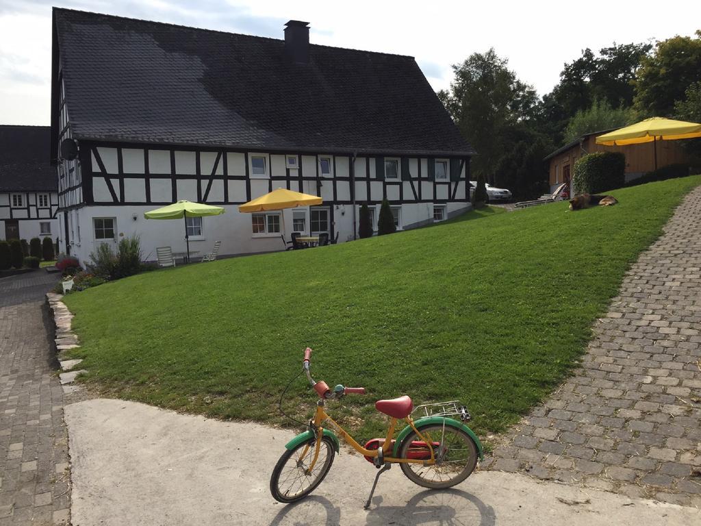 Ferienbauernhof Familie Stratmann Apartment Eslohe Exterior foto